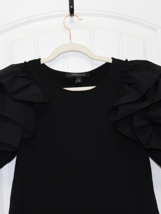 The Harlowe & Graham Women's Medium Boho Tie Front V-neck Top in colorful geomet - Picture 3 of 10